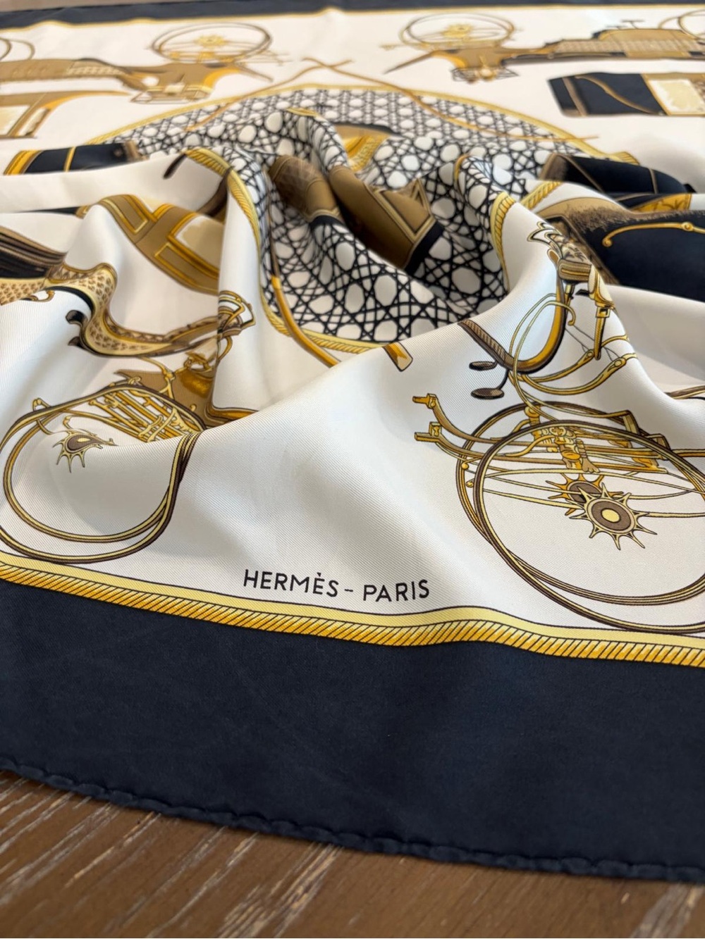Hermes Silk Scarf Carré 90 Scarf Black Gold White Hand Rolled Made In France - Picture 7 of 13